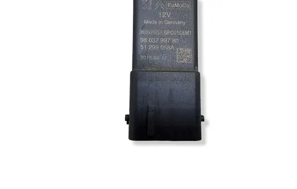Peugeot 508 Glow plug pre-heat relay 9803299780