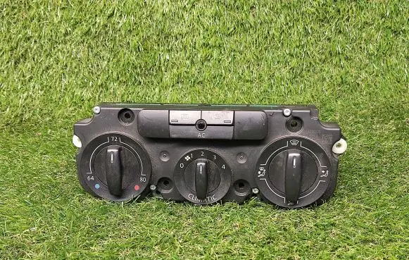 Volkswagen Golf V Climate control unit 1K0820047FP 5HB00871974