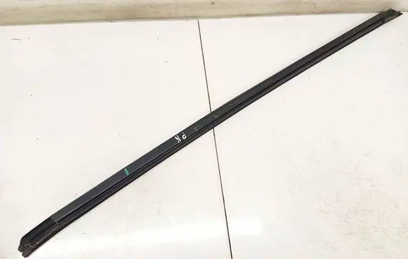 Seat Altea Front door glass trim molding 5P0837471
