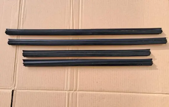 Mercedes-Benz W123 Rubber seal rear door 1237350765