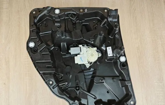 BMW X6 G06 Rear window lifting mechanism without motor 5A3EB45 9450072
