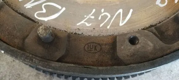 BMW 3 E90 E91 Dual mass flywheel