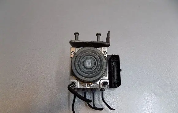 Mercedes-Benz C W205 ABS Pump A2539011400