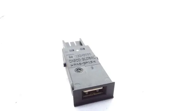 Opel Insignia A USB socket connector 13245090