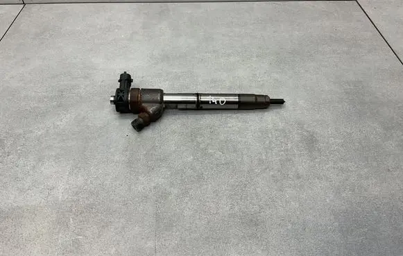 Hyundai i40 Fuel injector 338002A610 0445110589