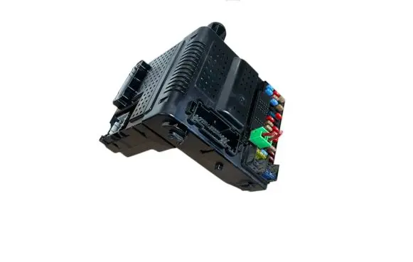 Volvo XC70 Fuse module 30682981 12216069 04W285