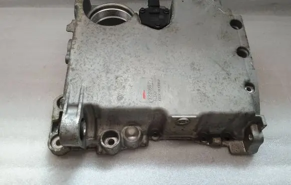Volvo XC40 Oil sump 32208571