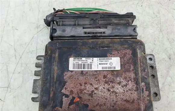 Renault Clio II Engine control unit/module S110030018E