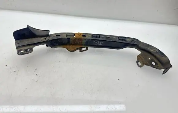 Subaru Forester SG Headlight/headlamp mounting bracket 