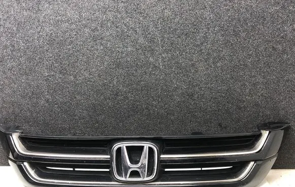 Front bumper upper radiator grill