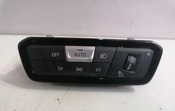 BMW 8 G14 Light switch 9461121 5A16B09