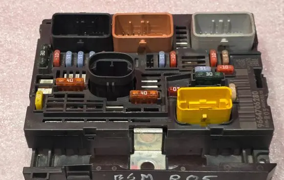 Peugeot 308 SW BSM Control unit 9664706280 S10417190 BSMR0500
