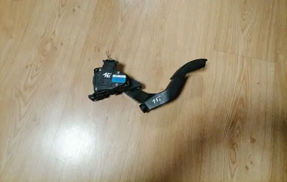 Audi A6 S6 C5 4B Accelerator throttle pedal 8D1723523N 6PV00837602