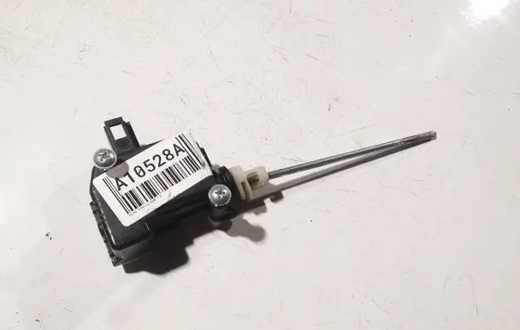 Skoda Octavia Mk2 (1Z) Central locking motor 1z0810773