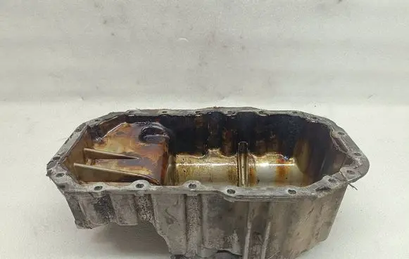 Volkswagen Golf V Oil sump 03C103603T