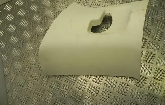(D)pillar trim (top)