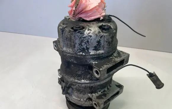 Volvo S60 Air conditioning (A/C) compressor (pump) 8708581