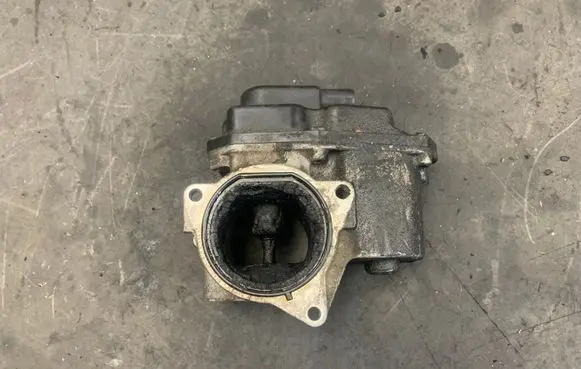 Volkswagen Polo V 6R EGR valve 03L131501G