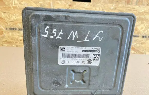 Skoda Fabia Mk3 (NJ) Engine control unit/module 03F906070HH 5WP44824