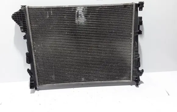 Opel Vivaro Coolant radiator 8200411166