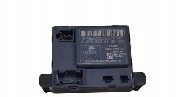 Mercedes-Benz Sprinter W906 Door control unit/module A9068204126