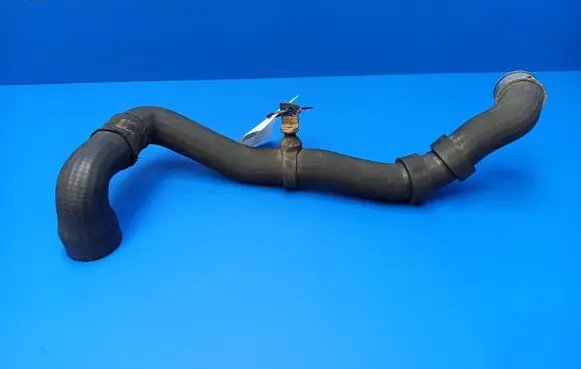 Mercedes-Benz C W203 Engine coolant pipe/hose 2035012882 A2035012882