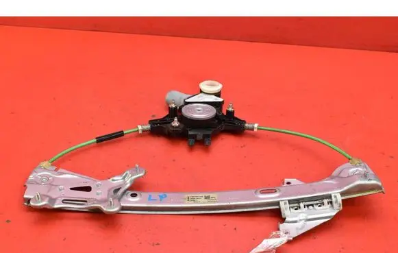 Toyota Corolla E10 Front door window regulator with motor 6982002741