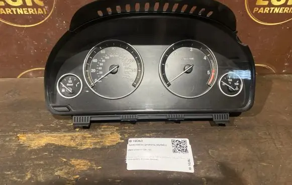 BMW 5 F10 F11 Speedometer (instrument cluster) 922761601