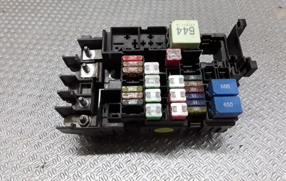 Volkswagen PASSAT B7 USA Fuse module 5C0937819Q