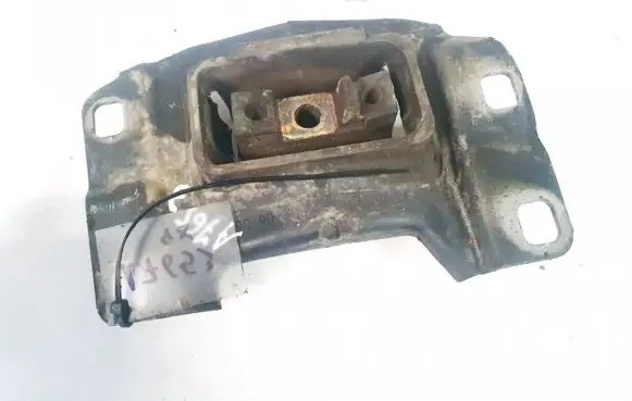 Volvo V50 Engine mount bracket 3m517m121 3m51-7m121