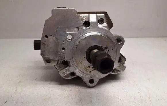 BMW 5 E60 E61 Fuel injection high pressure pump 7788678 0445010073 13518511826