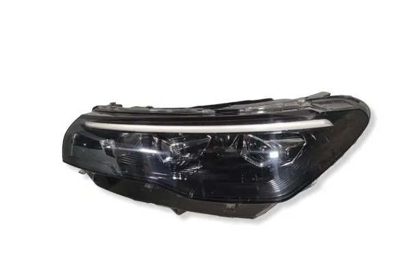 Volkswagen Tiguan Headlight/headlamp 