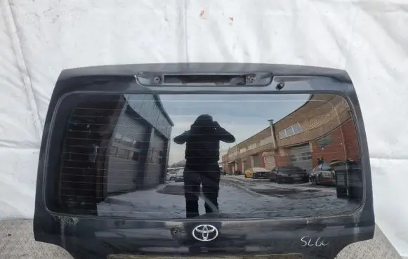 Toyota Land Cruiser (J100) Rear windscreen/windshield window 