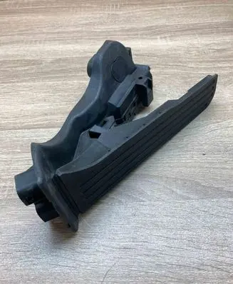 Volkswagen PASSAT B6 Accelerator throttle pedal 1K1721503L 6PV00860000