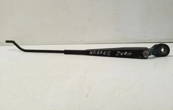 Front wiper blade arm