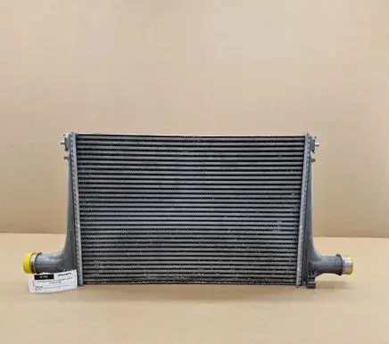 Volkswagen Touareg III Intercooler radiator