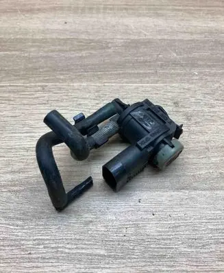Audi A4 S4 B8 8K Turbo solenoid valve 1K0906283A MT2