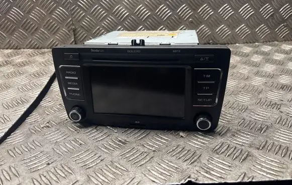 Skoda Octavia Mk2 (1Z) Radio/CD/DVD/GPS head unit 1Z0035156F 7648258360 SZ1Z3M9724836