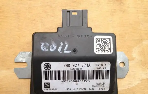Volkswagen Amarok Door central lock control unit/module 2H0927771A