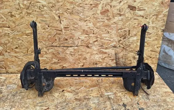 Renault Trafic III (X82) Rear axle beam 