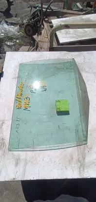 Ford Mondeo Mk III Rear door window glass 1212123