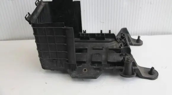 Volkswagen Touran I Battery box tray 1K0915333B