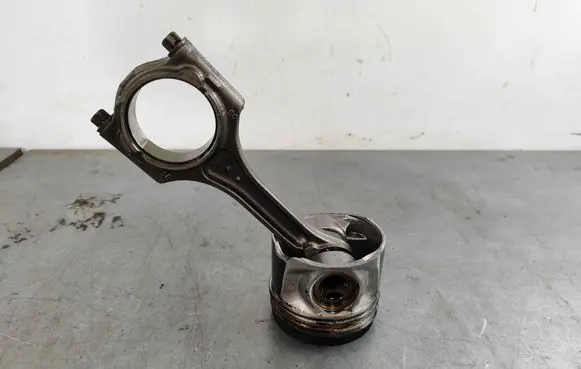 Volvo XC60 Piston with connecting rod 32336300 32137471