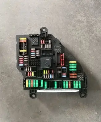 BMW 5 F10 F11 Fuse module 9267980