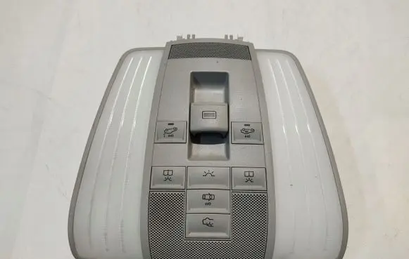 Mercedes-Benz CLS C218 X218 Boot/trunk interior light 2129009012