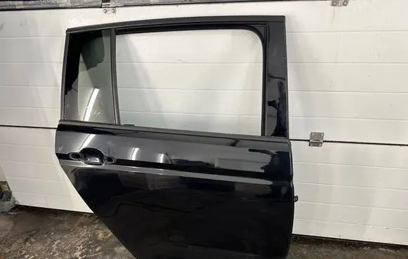 Volkswagen Touran III Rear door 