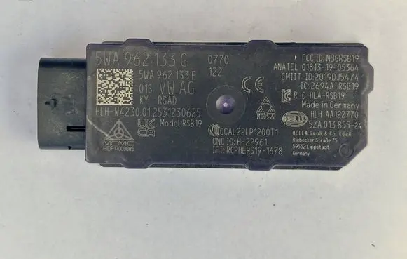 Volkswagen Golf VIII Aerial antenna amplifier 5WA962133E 5NA962133G