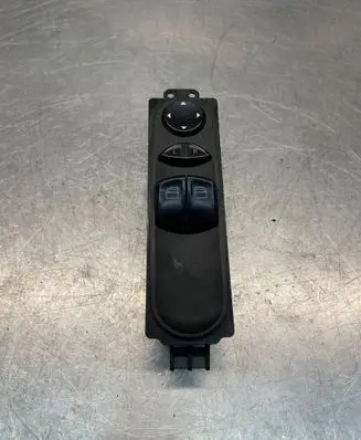 Mercedes-Benz Sprinter W906 Electric window control switch A9065450213