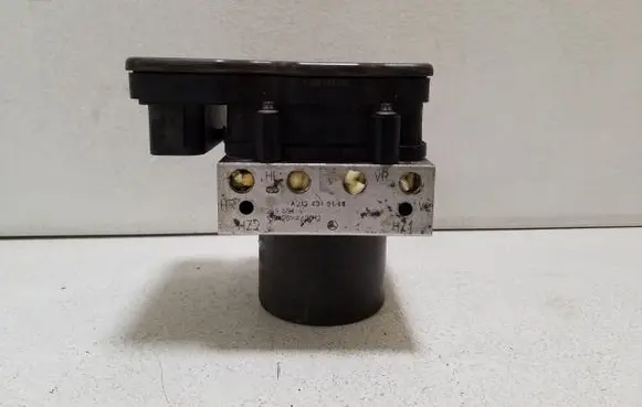 Mercedes-Benz CLS C218 X218 ABS Pump A2124310148