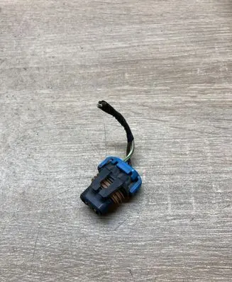 BMW 5 E39 Plug wire 1382189